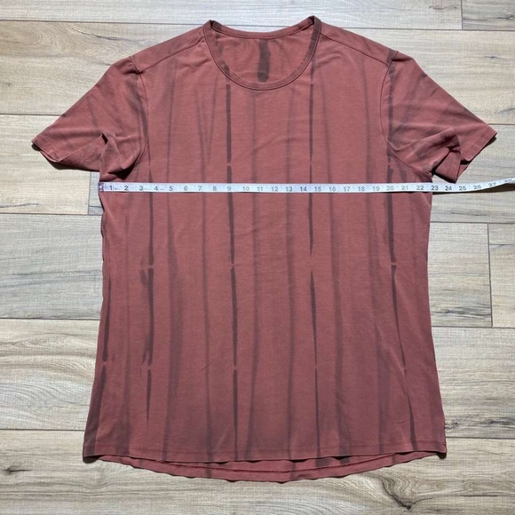 Lululemon Mens 5 Year Basic Tee In Vertical Spray Tie Dye Brown - Picture 2 of 5